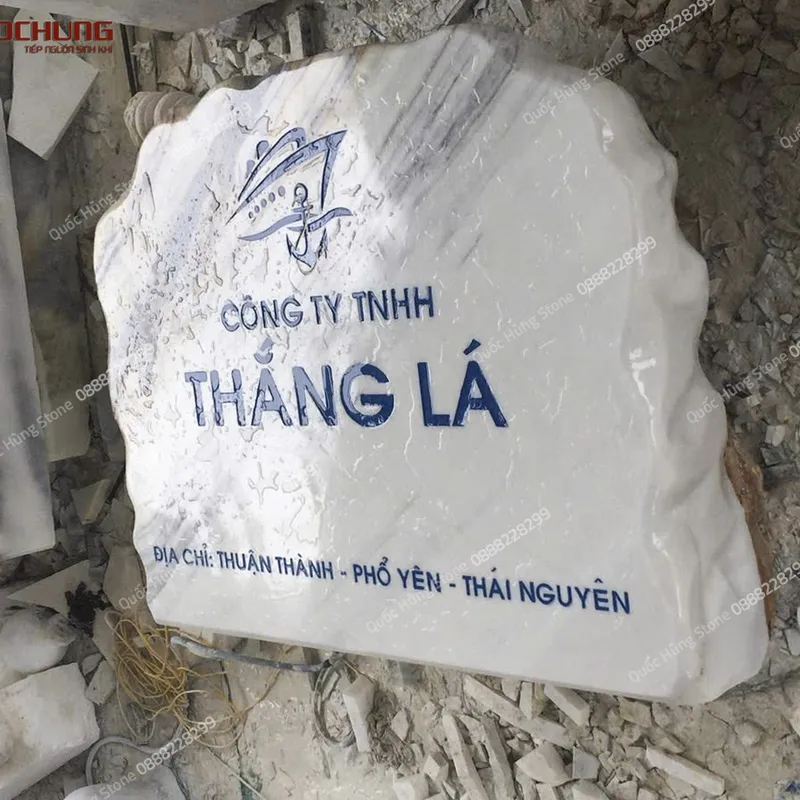 Lý Do Nên Chọn Biển Hiệu Đá Tự Nhiên Cho Doanh Nghiệp Của Bạn