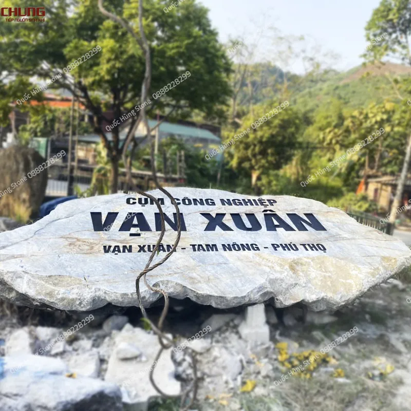 Biển Hiệu Đá Nguyên Khối - Giải Pháp Tối Ưu Cho Công Ty