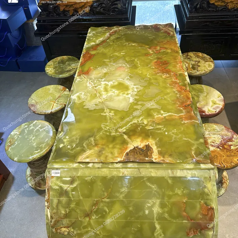 Bộ Bàn Ghế Huyết Ngọc Onyx Xanh – Tác Phẩm Phong Thủy Sang Trọng Thu Hút Tài Lộc