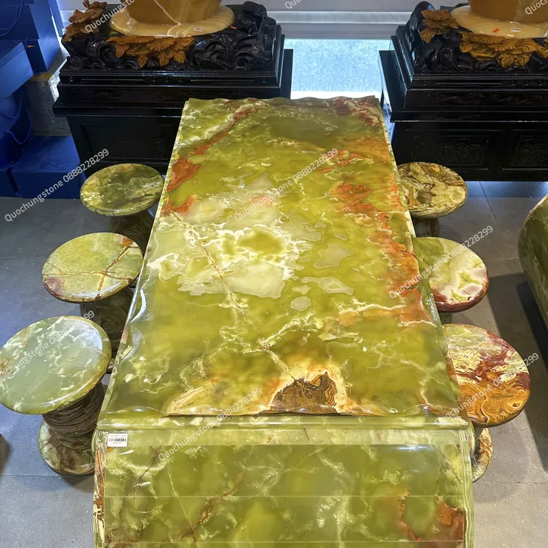 Bộ Bàn Ghế Huyết Ngọc Onyx Xanh – Tác Phẩm Phong Thủy Sang Trọng Thu Hút Tài Lộc