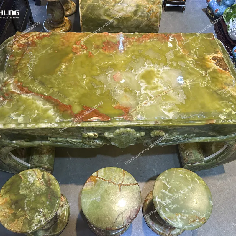 Bộ Bàn Ghế Huyết Ngọc Onyx Xanh – Tác Phẩm Phong Thủy Sang Trọng Thu Hút Tài Lộc