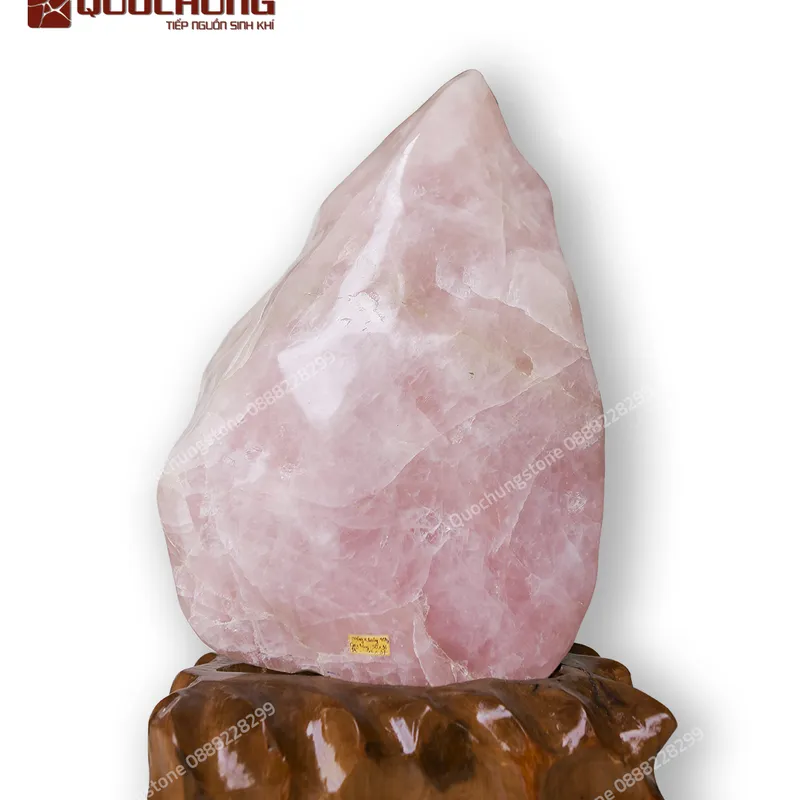 Núi Đá Thạch Anh Hồng Tự Nhiên – Mang Vượng Khí Cho Góc Làm Việc Tinh Tế