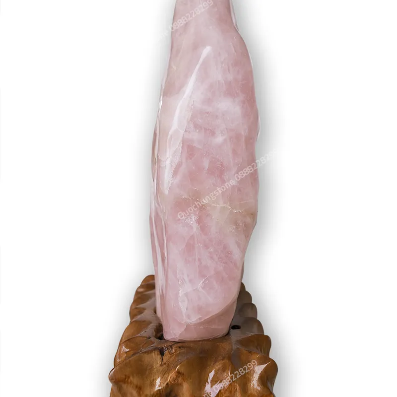 Núi Đá Thạch Anh Hồng Tự Nhiên – Mang Vượng Khí Cho Góc Làm Việc Tinh Tế