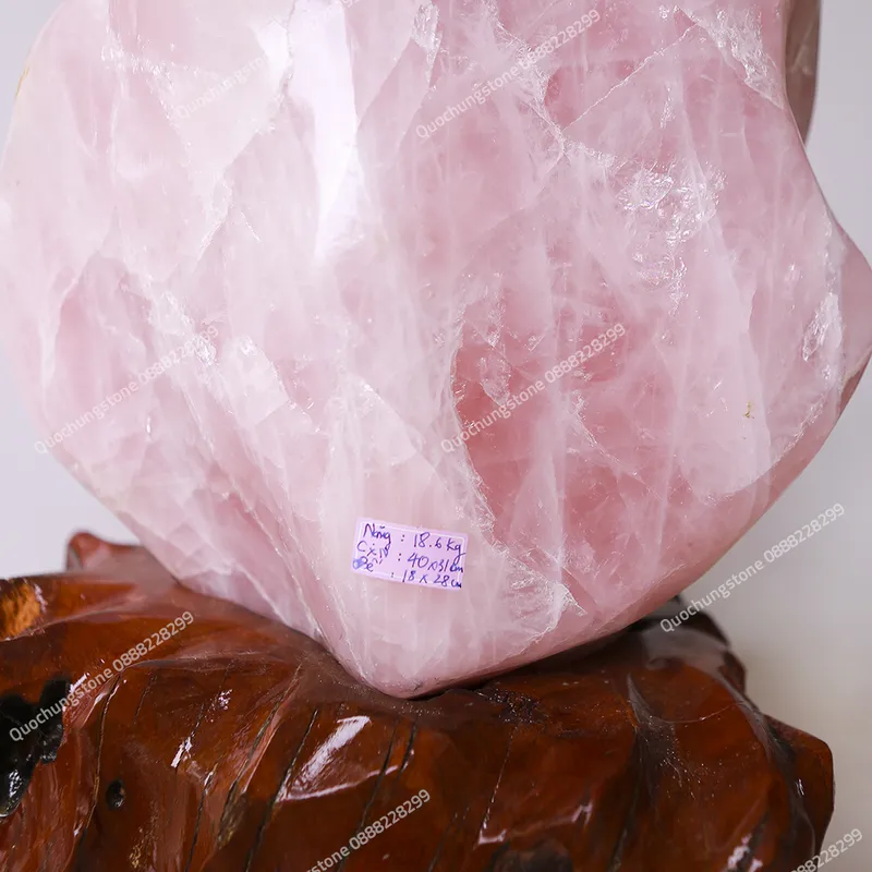 Tác Phẩm Núi Đá Thạch Anh Hồng Tinh Xảo 40x31cm – Tăng Cường Năng Lượng Tích Cực