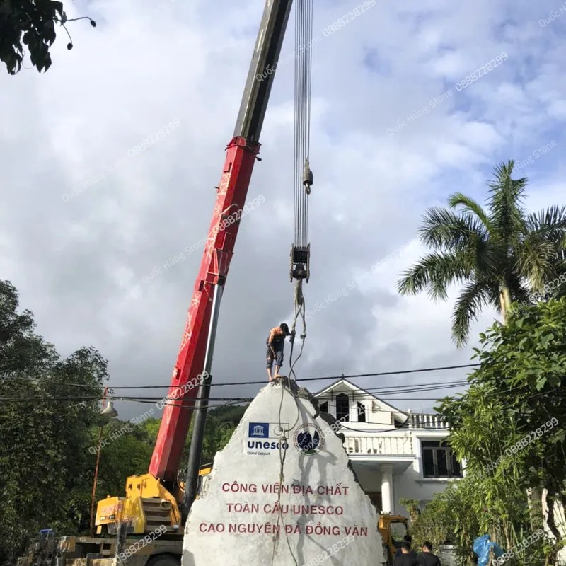 Cách Chọn Biển Hiệu Đá Tự Nhiên Phù Hợp Với Doanh Nghiệp