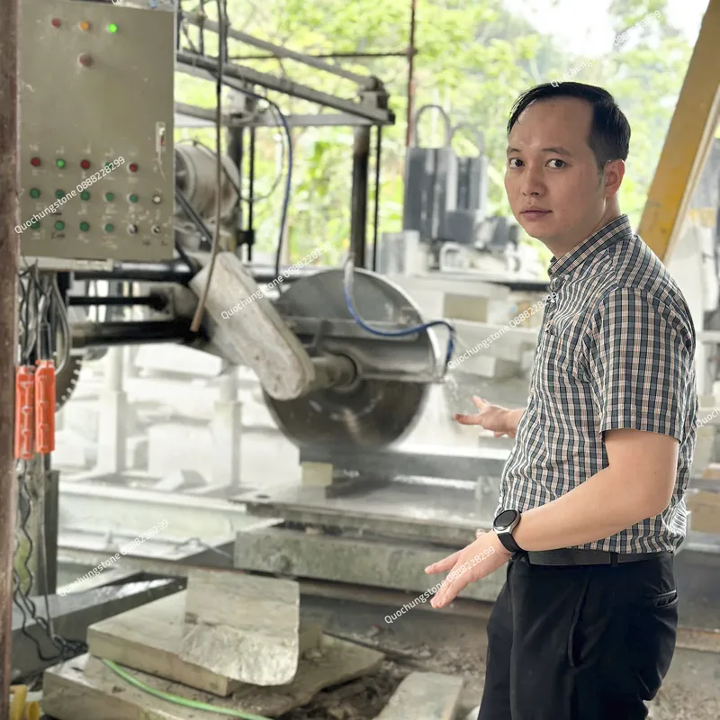 Biển Hiệu Doanh Nghiệp Bằng Đá Nguyên Khối – Tạo Dấu Ấn Đẳng Cấp Cho Thương Hiệu