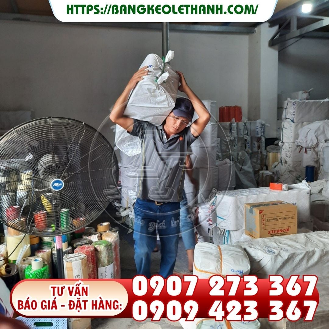 Lên băng keo in logo, in chữ cho khách HCM