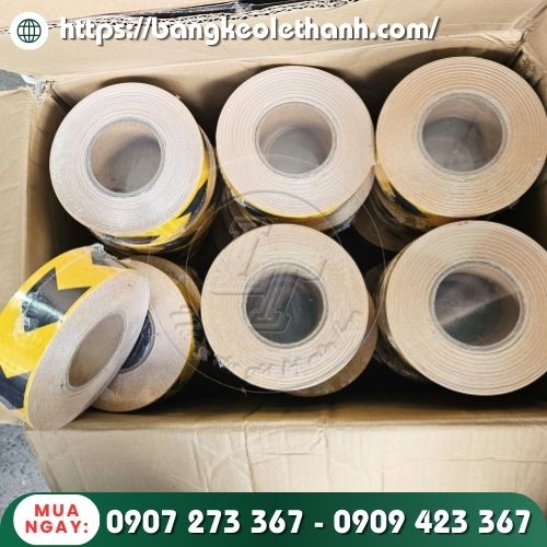 Băng keo phản quang mũi tên vàng đen giá sỉ