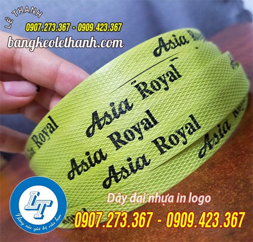 Dây đai nhựa in logo nền màu