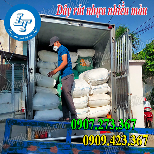 Dẩy rút nhựa nhiều màu