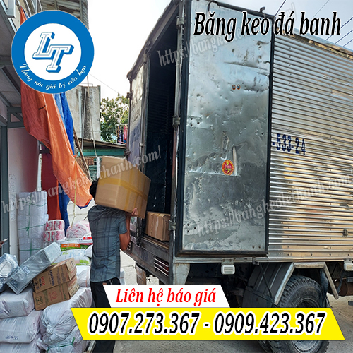 Giao băng keo đá banh cho khách tphcm