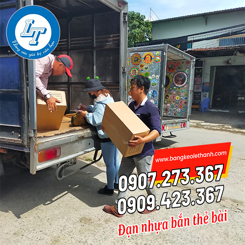 Giao đạn nhựa bắn thẻ bài cho khách hcm