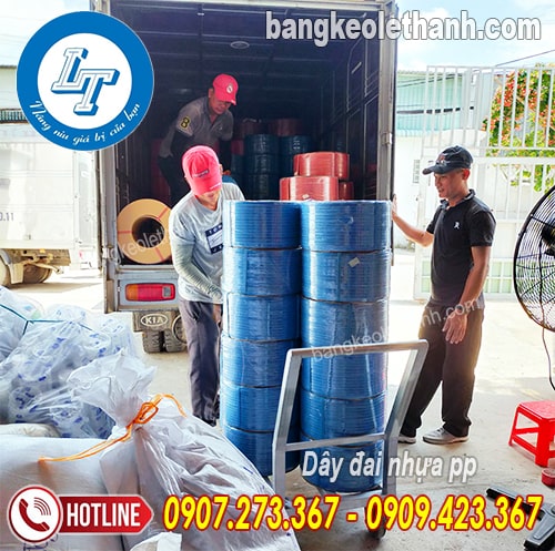Giao hàng dây đai nhựa pp lõi giấy