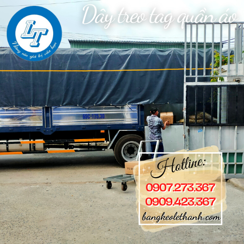 Lên dây treo tag cho khách sỉ