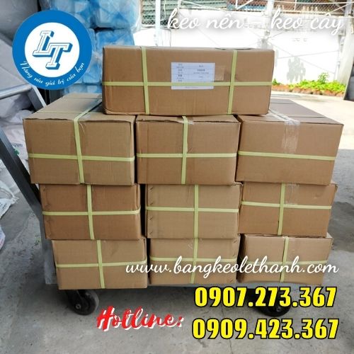 Lên hàng keo nến cho khách HCM