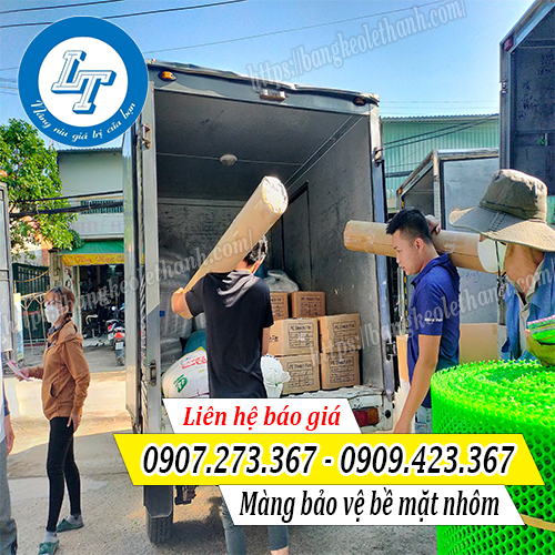 Lên hàng màng bảo vệ bề mặt nhôm màu xanh