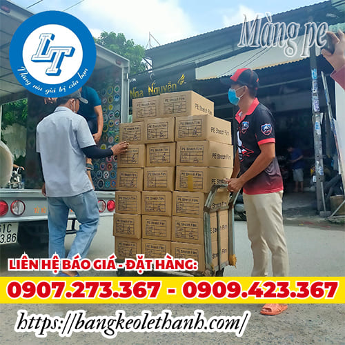 Lên hàng màng pe cho khách sỉ