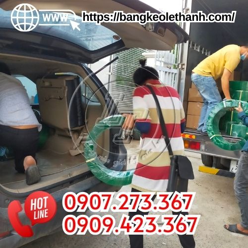 Lên dây đai pet cho khách