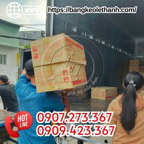 Lên hàng băng keo lụa non cho khách