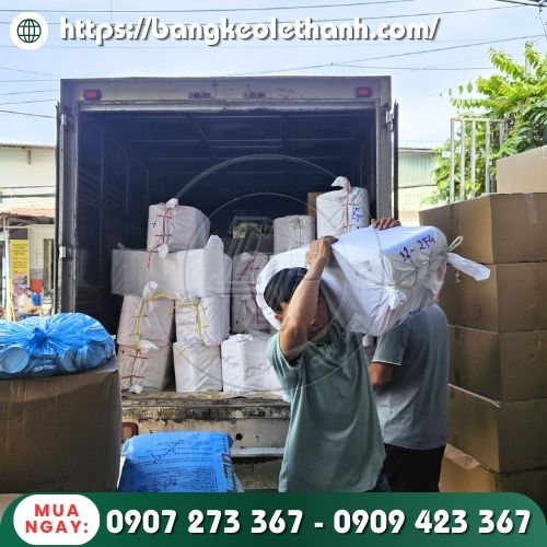 Giao băng keo văn phòng phẩm cho khách sỉ