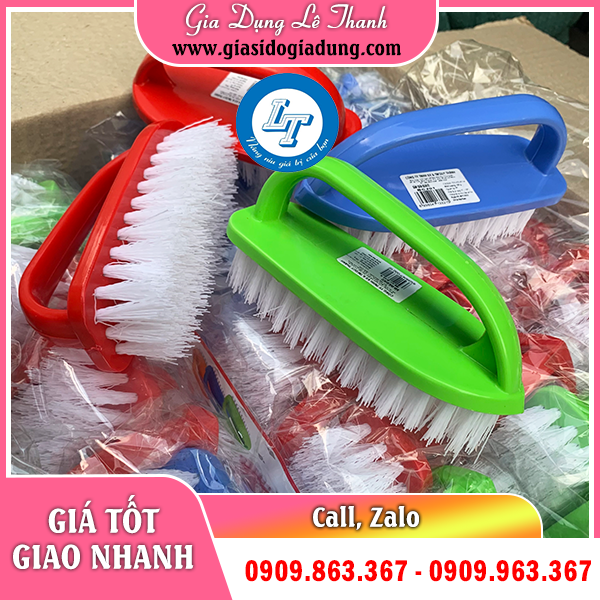 Bàn chải chà sàn có tay cầm giá sỉ