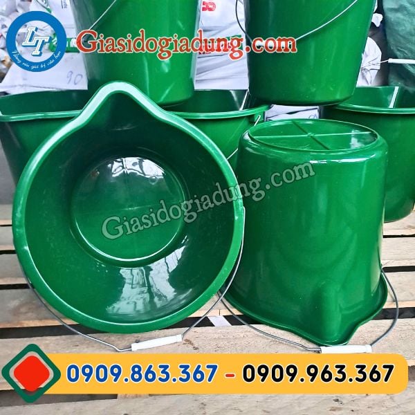 báo giá sỉ xô miệng phễu pha thuốc hóa chất cho đại lý nhà vườn