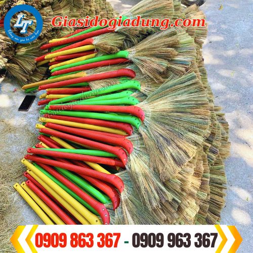bỏ sỉ giá rẻ chổi quét nhà cán nhựa đủ màu chất lượng cao