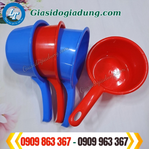 cung cấp sỉ gáo nhựa múc nước giá rẻ ưu đãi cho đại lý