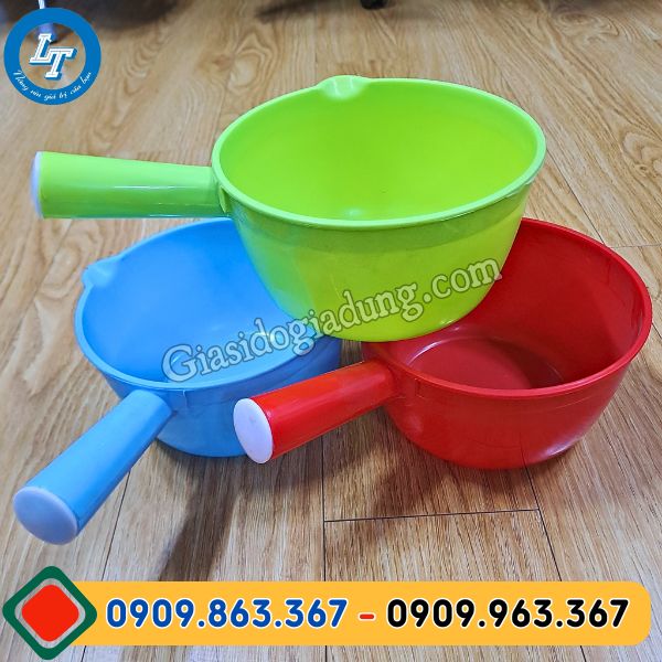 gáo nhựa múc nước tròn không mỏ giá sỉ tận gốc