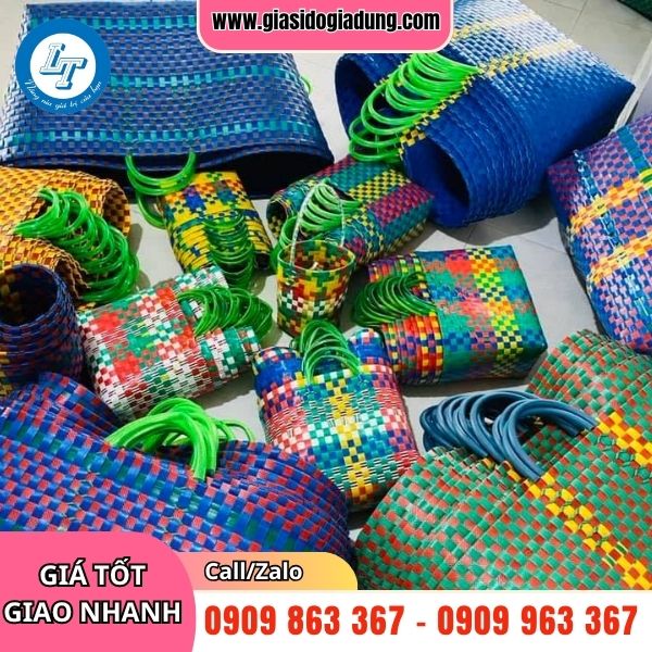giỏ nhựa đan thủ công giá sỉ đủ màu