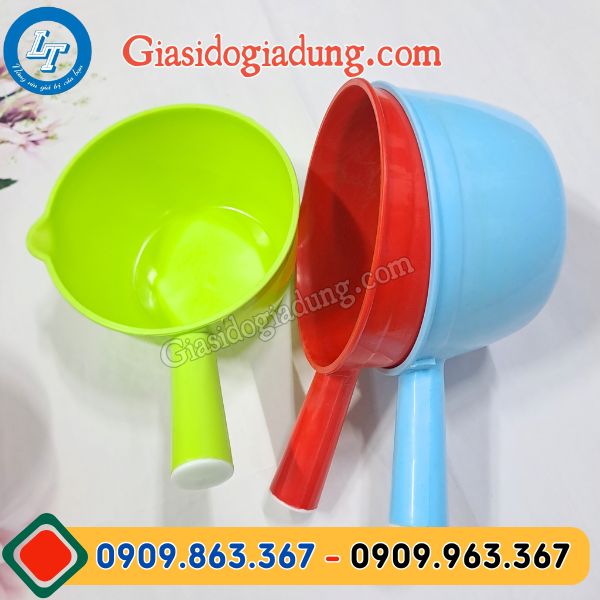 kho sỉ gáo múc nước nhựa đủ màu giá tốt tại tphcm