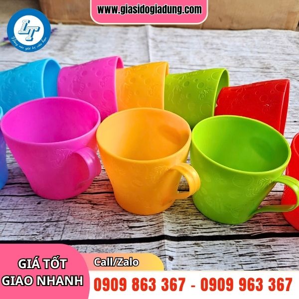 kho tổng các loại ly nhựa kiểu có quai giá siêu rẻ