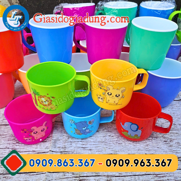 ly cốc nhựa cho bé dủ mẫu giá sỉ cực rẻ