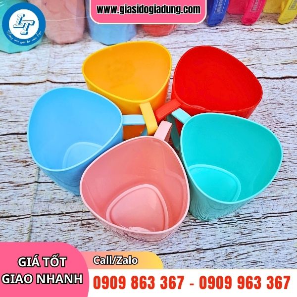 ly nhựa trái tim dễ thương giá rẻ tận xưởng