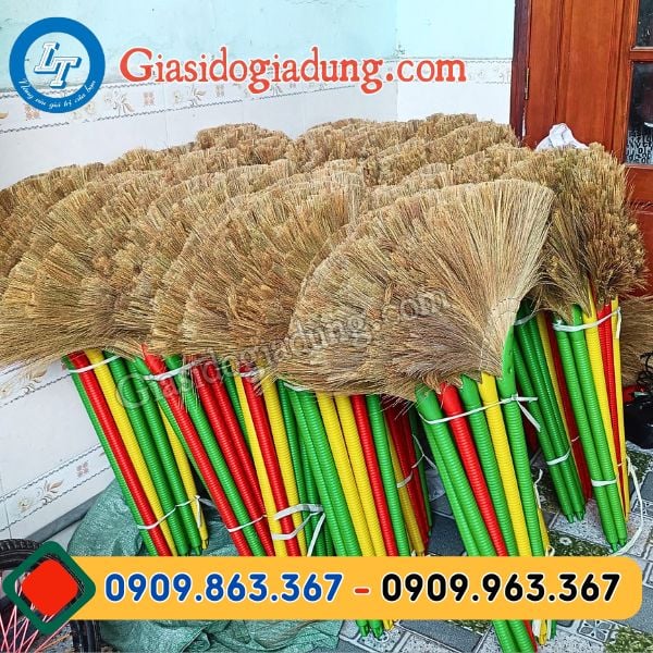 mua sỉ chổi quét nhà cán nhựa sẵn kho giá gốc