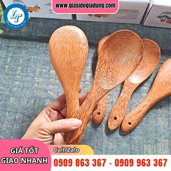 nguồn sỉ giá rẻ vá múc cơm gỗ dừa tại hcm
