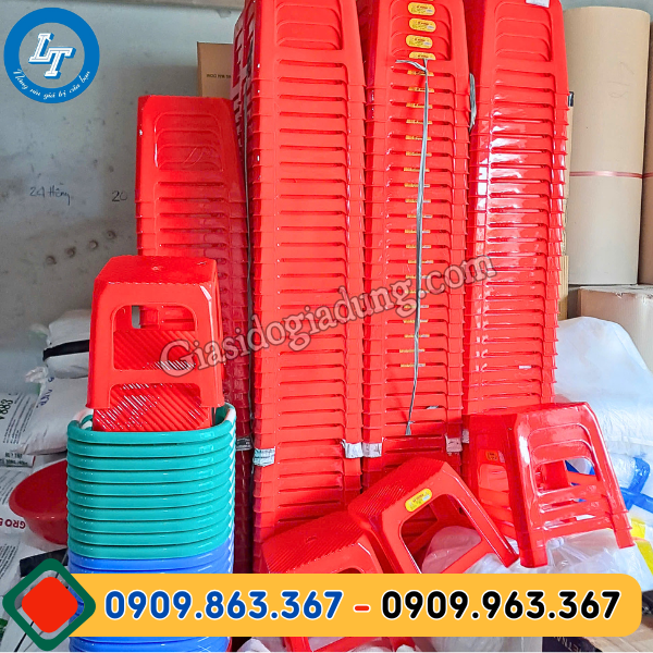 những loại bàn ghế nhựa màu đẹp giá sỉ phải chăng