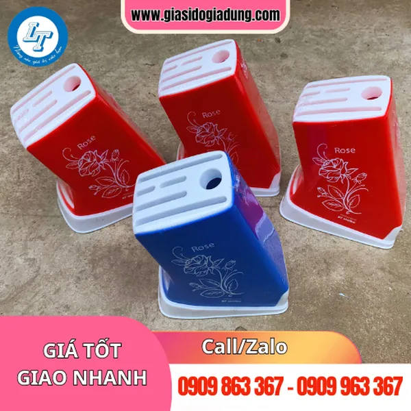 ỐNG NHỰA CẮM DAO KÉO