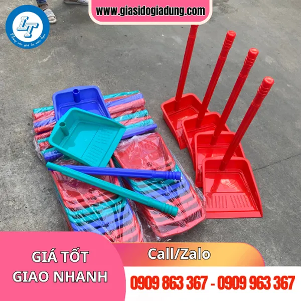 KY HỐT RÁC NHỰA CÁN DÀI