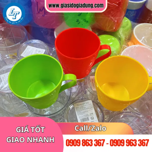LY NHỰA CÓ TAY CẦM
