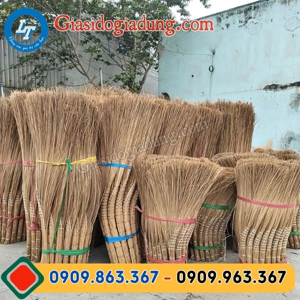 tổng kho sỉ chổi xương dừa quét sân đủ size giá gốc cho đại lý