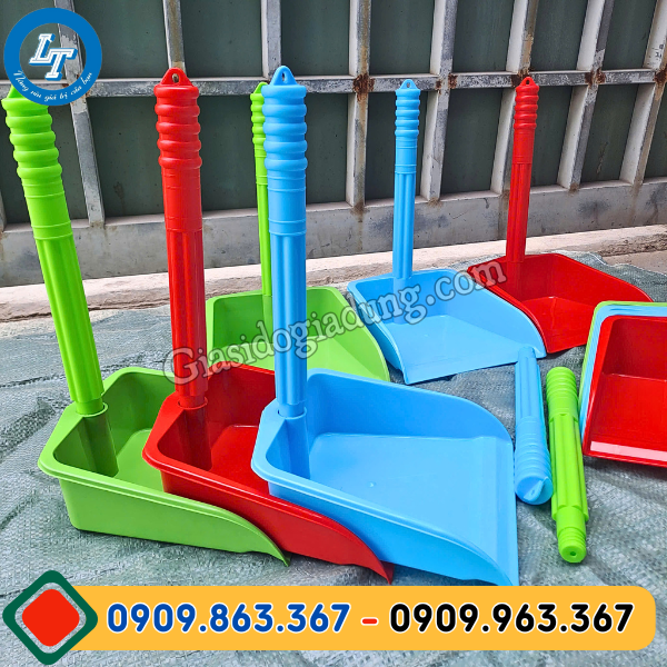 xưởng chuyên sỉ giá rẻ ky hốt rác nhựa vuông cán ngắn nhiều màu