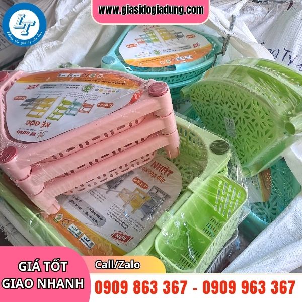 xưởng sỉ kệ góc tam giác nhiều tầng giá rẻ nhất tphcm