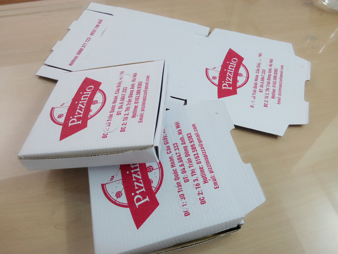 Hộp bánh pizza với thiết kế hoàn ảo dành riêng cho sản phẩm của bạn Hộp bánh pizza với thiết kế hoàn ảo dành riêng cho sản phẩm của bạn