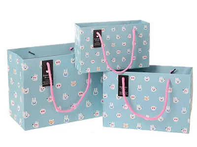 Tặng quà ý nghĩa hơn với túi giấy đựng quà dễ thương, sáng tạo