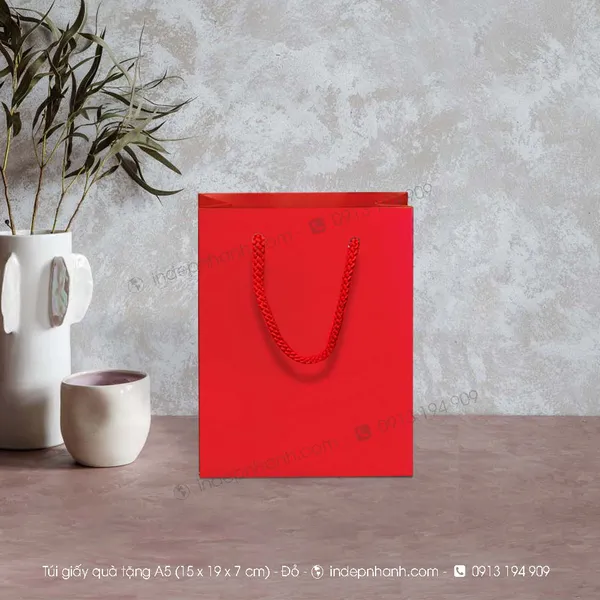 A25 - TÚI GIẤY MÀU ĐỎ  A5 (19x15x7)
