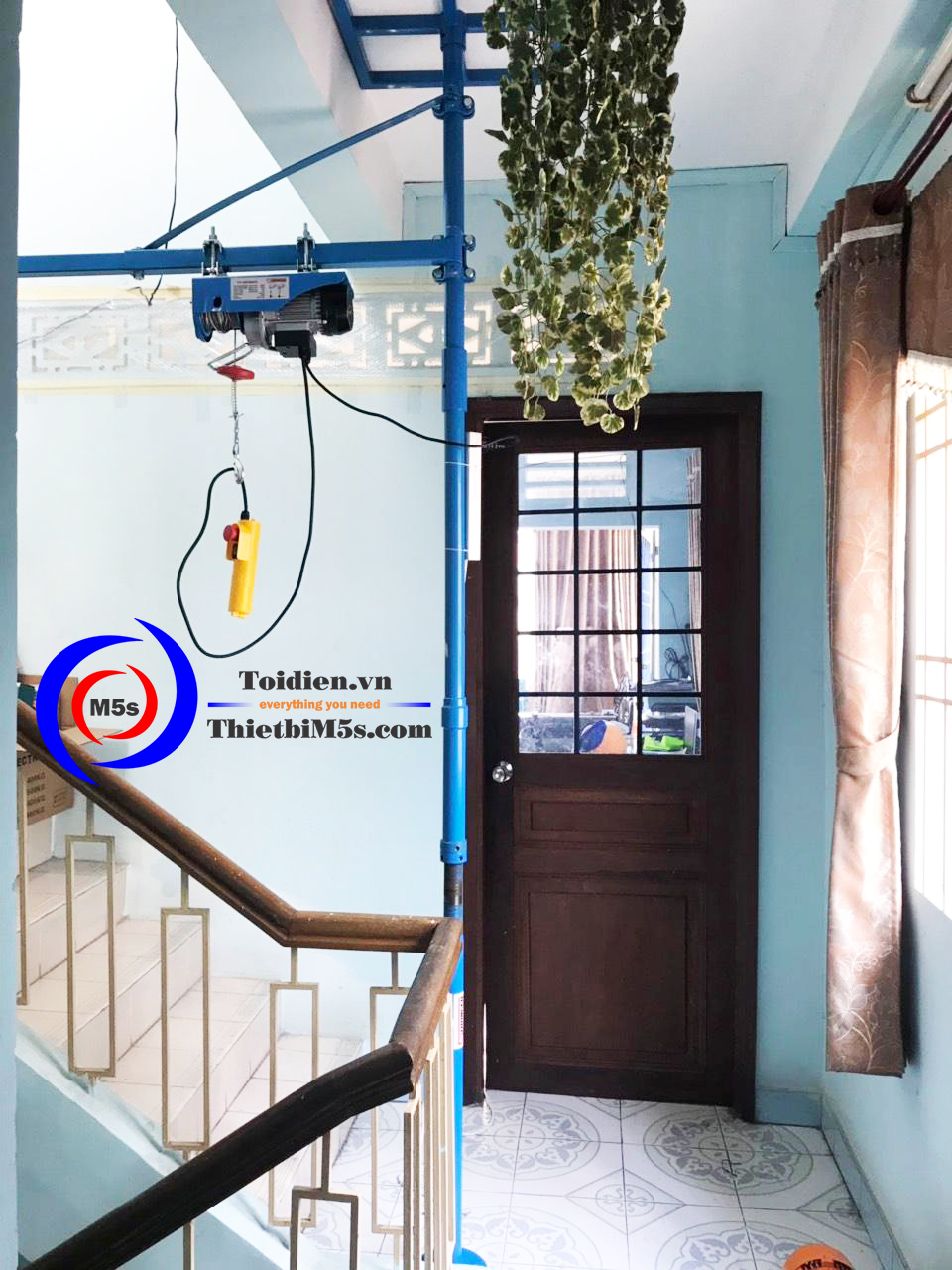 Cẩu xoay mini 180 độ Stronger Cẩu xoay mini 180 độ Stronger