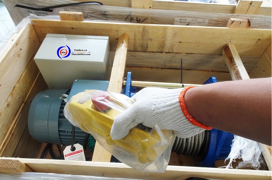 Tời điện kéo mặt đất KIO Winch Tời điện kéo mặt đất KIO Winch