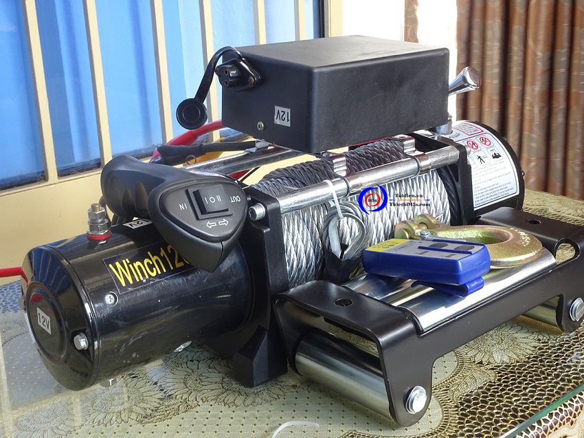 Tời kéo xe 12V-24V Tời kéo xe 12V-24V