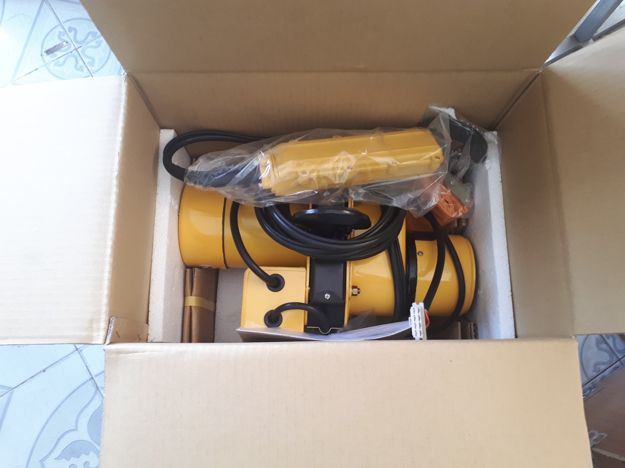 Palang xích điện 1 tấn KIO Winch Palang xích điện 1 tấn KIO Winch